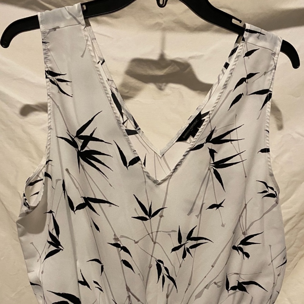 Sleeveless blouse